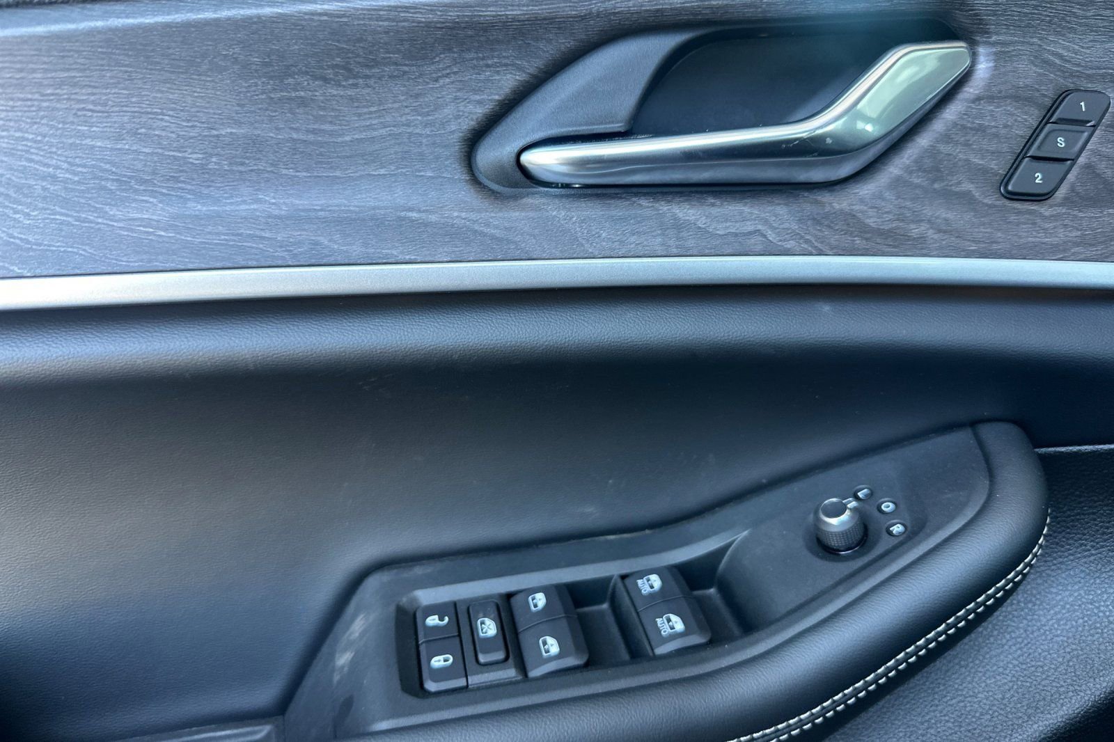 New 2025 Jeep Grand Cherokee Limited w/ Luxury Tech Group II image 13