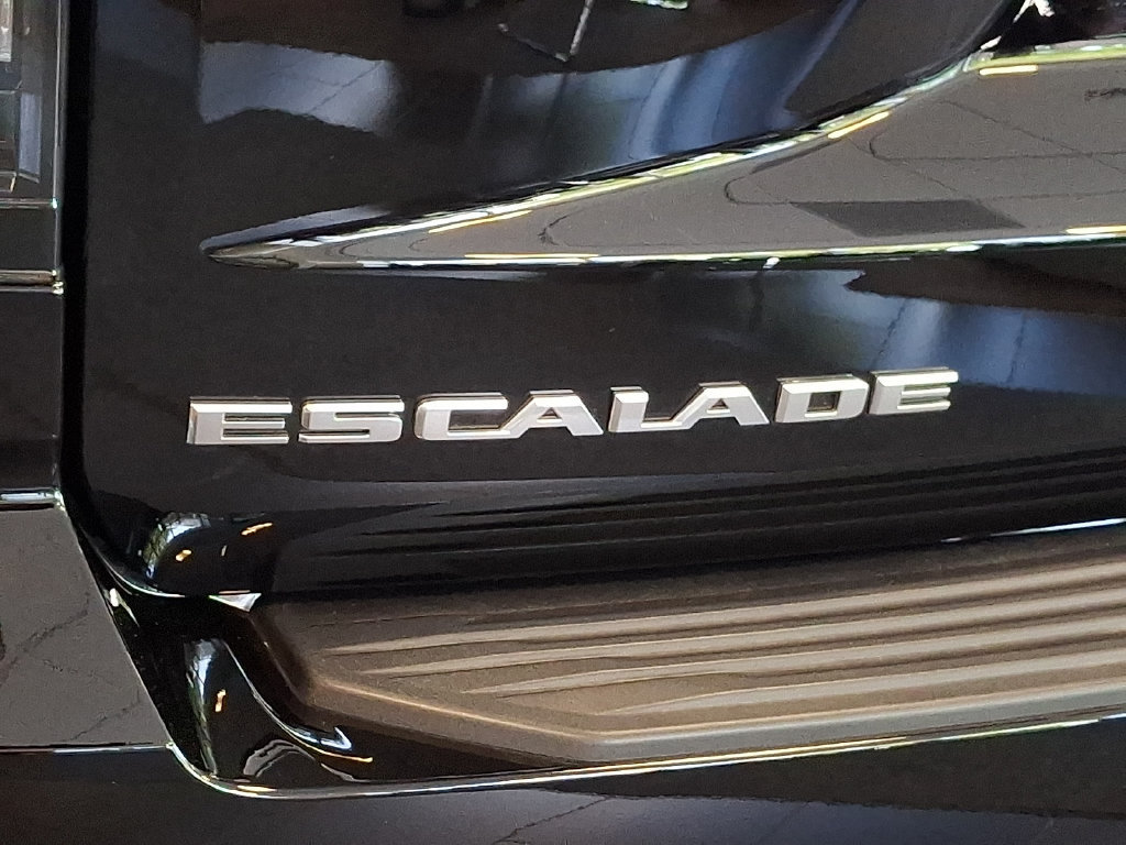 New 2026 Cadillac Escalade Luxury w/ Touring Package AWD/4WD image 17