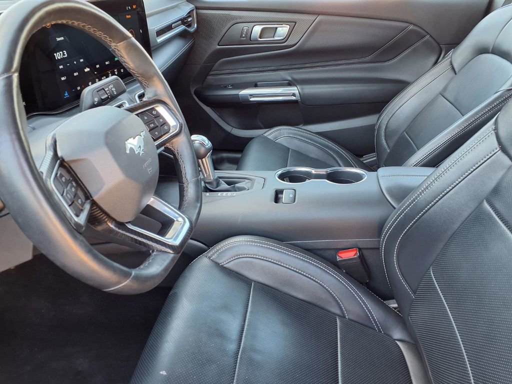 Used 2025 Ford Mustang Premium image 16