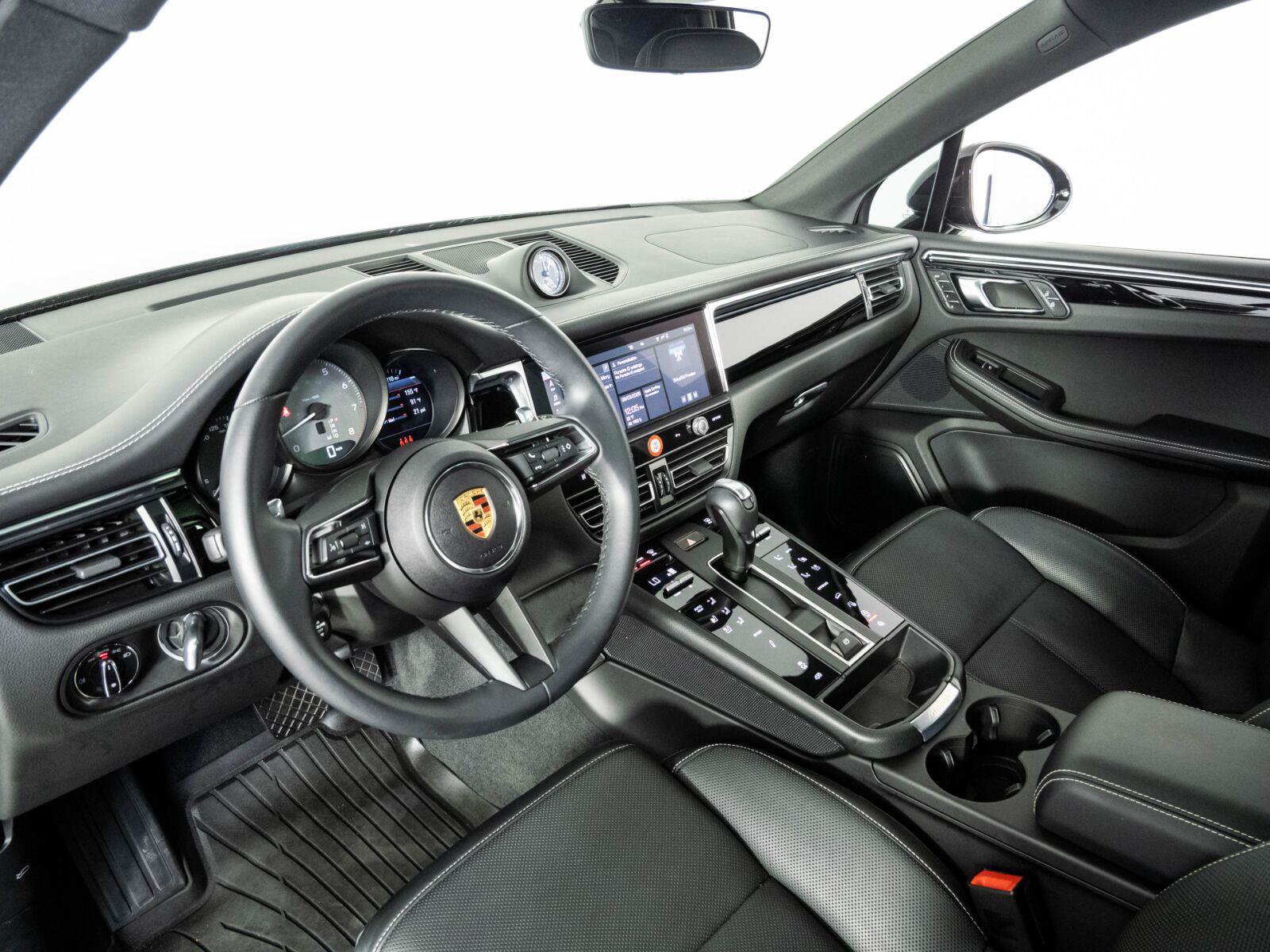 Used 2024 Porsche Macan S AWD/4WD image 4