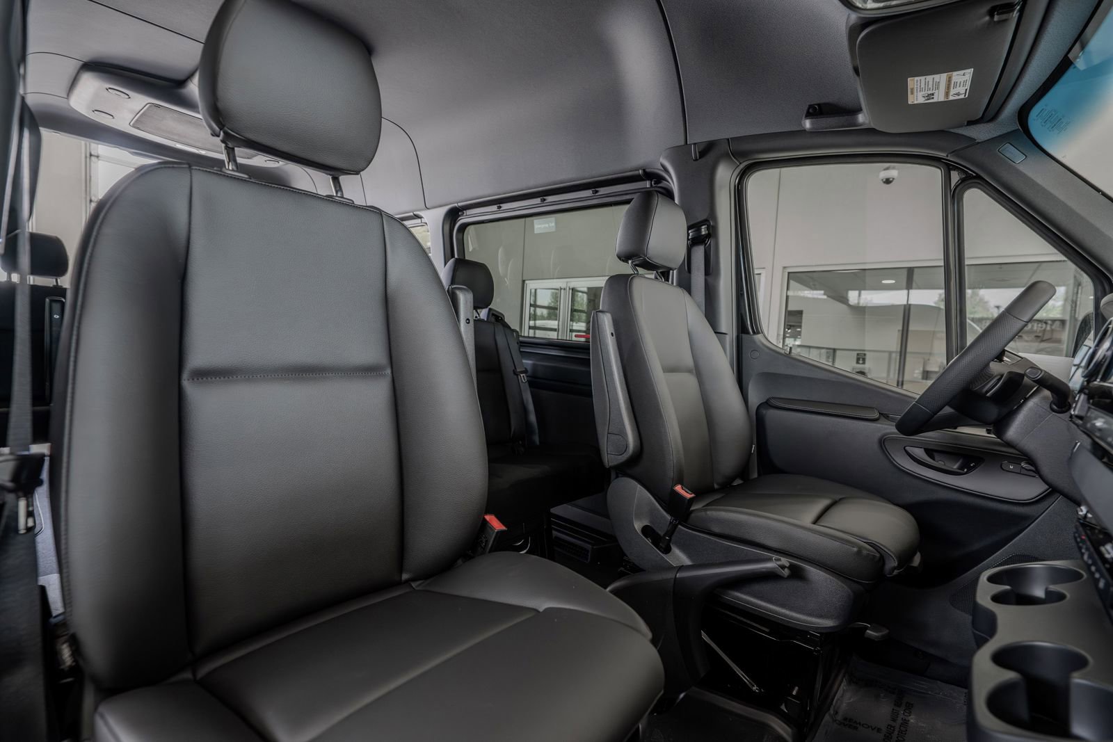 Used 2025 Mercedes-Benz Sprinter 2500 image 30