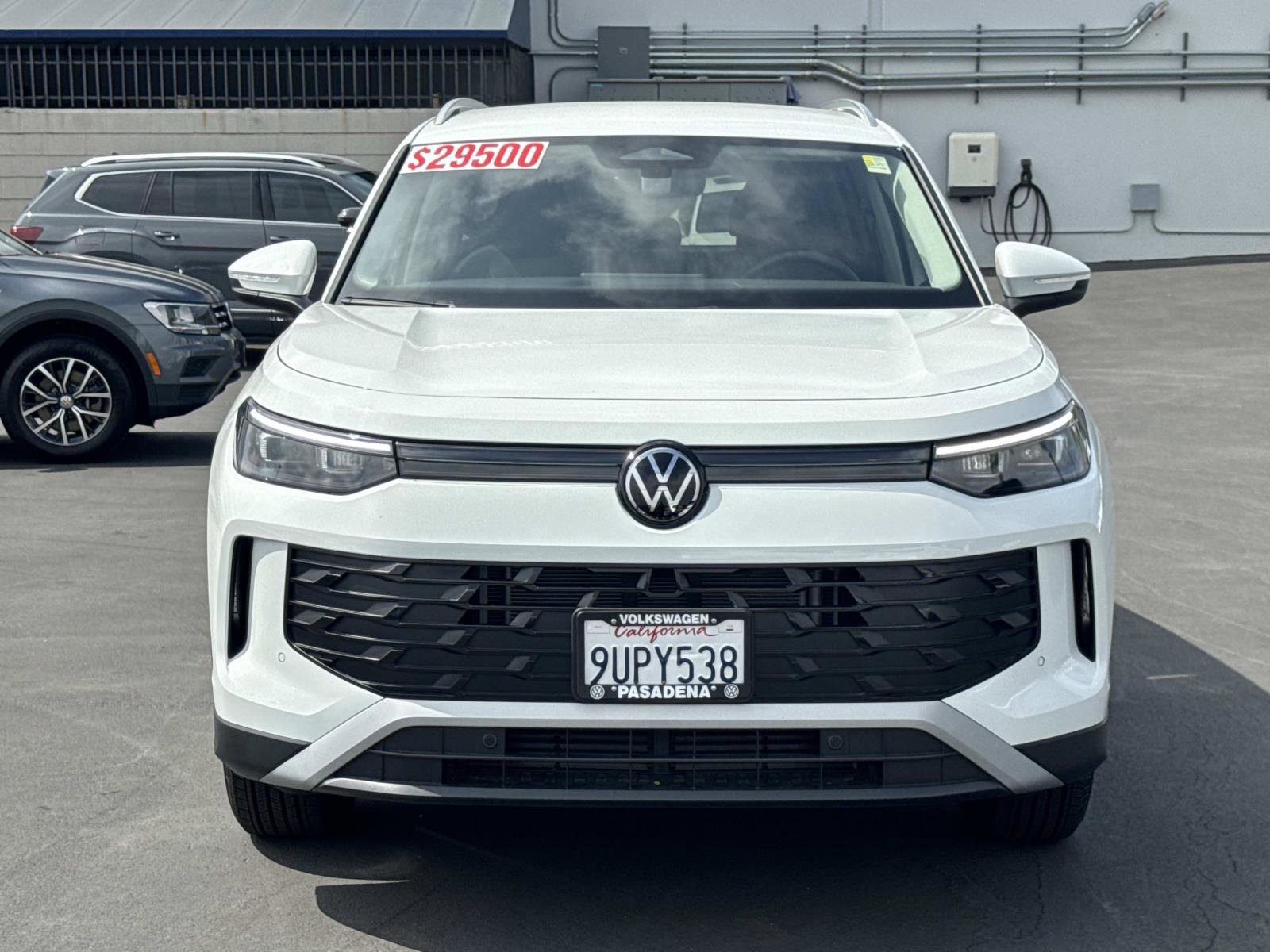 Used 2025 Volkswagen Tiguan S AWD/4WD image 2