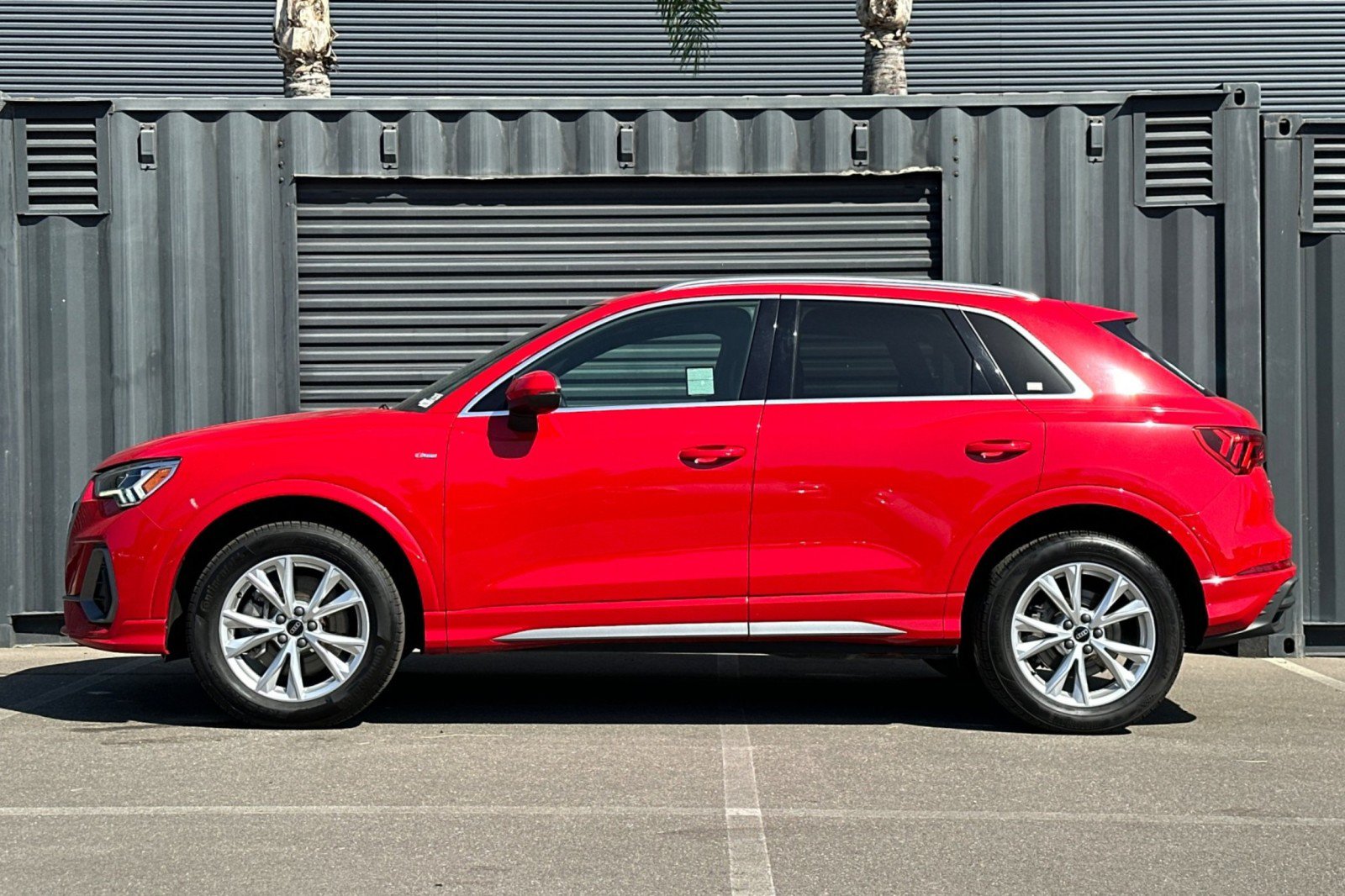 Used 2023 Audi Q3 2.0T Premium Plus w/ Premium Plus Package AWD/4WD image 2
