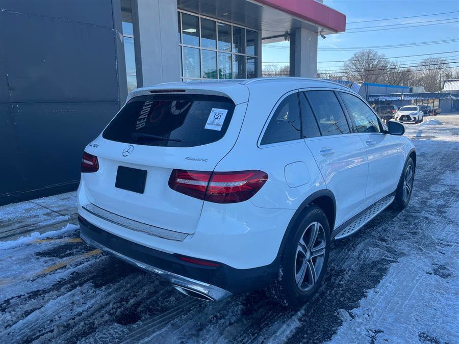 Used 2017 Mercedes-Benz GLC 300 4MATIC image 7