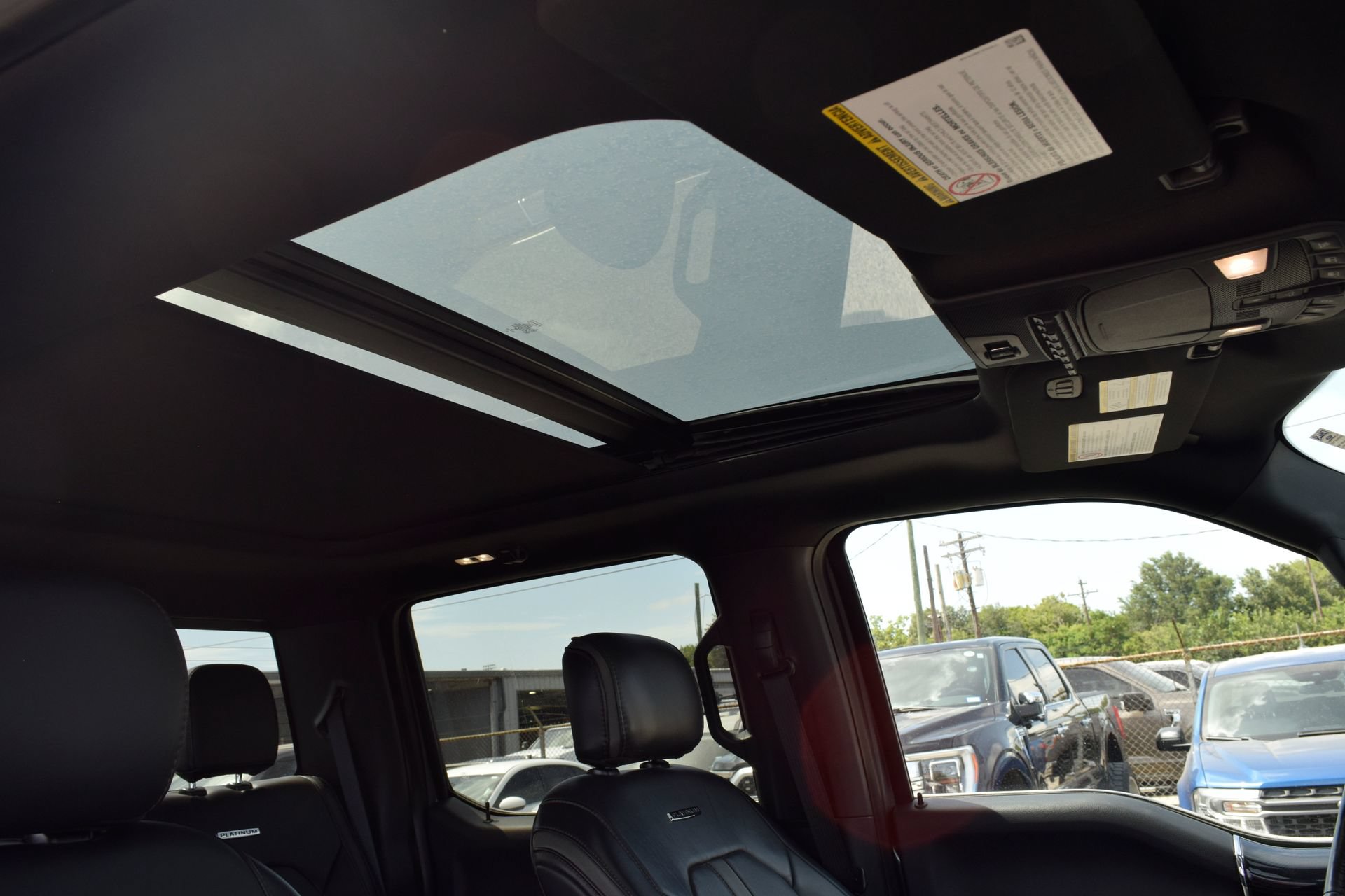 Used 2022 Ford F450 Platinum w/ FX4 Off-Road Package AWD/4WD image 23