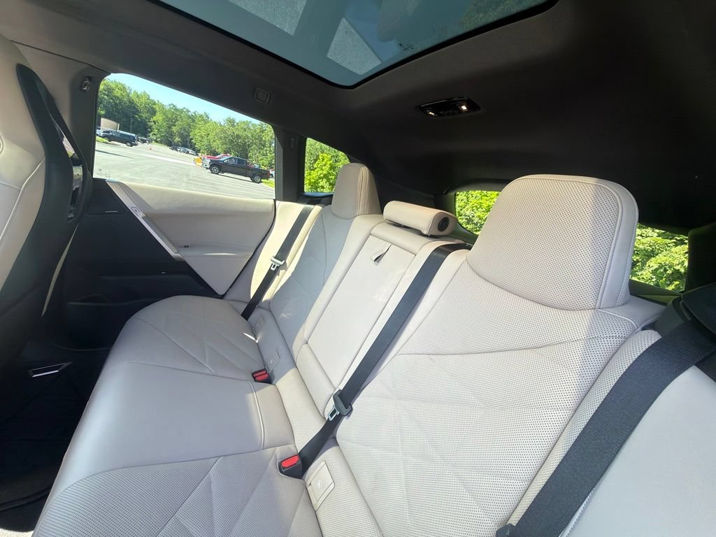 Used 2024 BMW iX xDrive50 w/ Premium Package AWD/4WD image 20