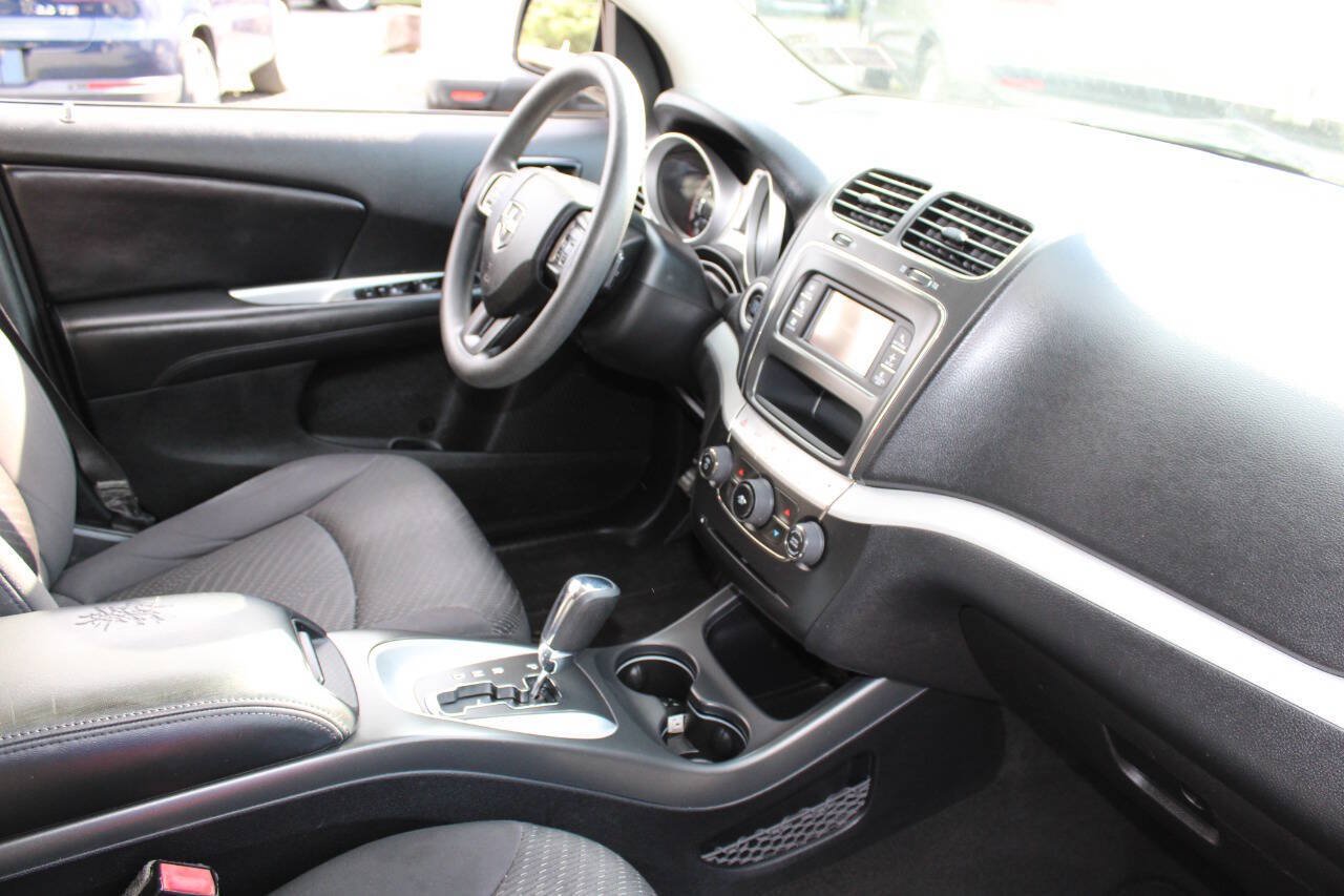 Used 2012 Dodge Journey SXT w/ Popular Equipment Group FWD image 12