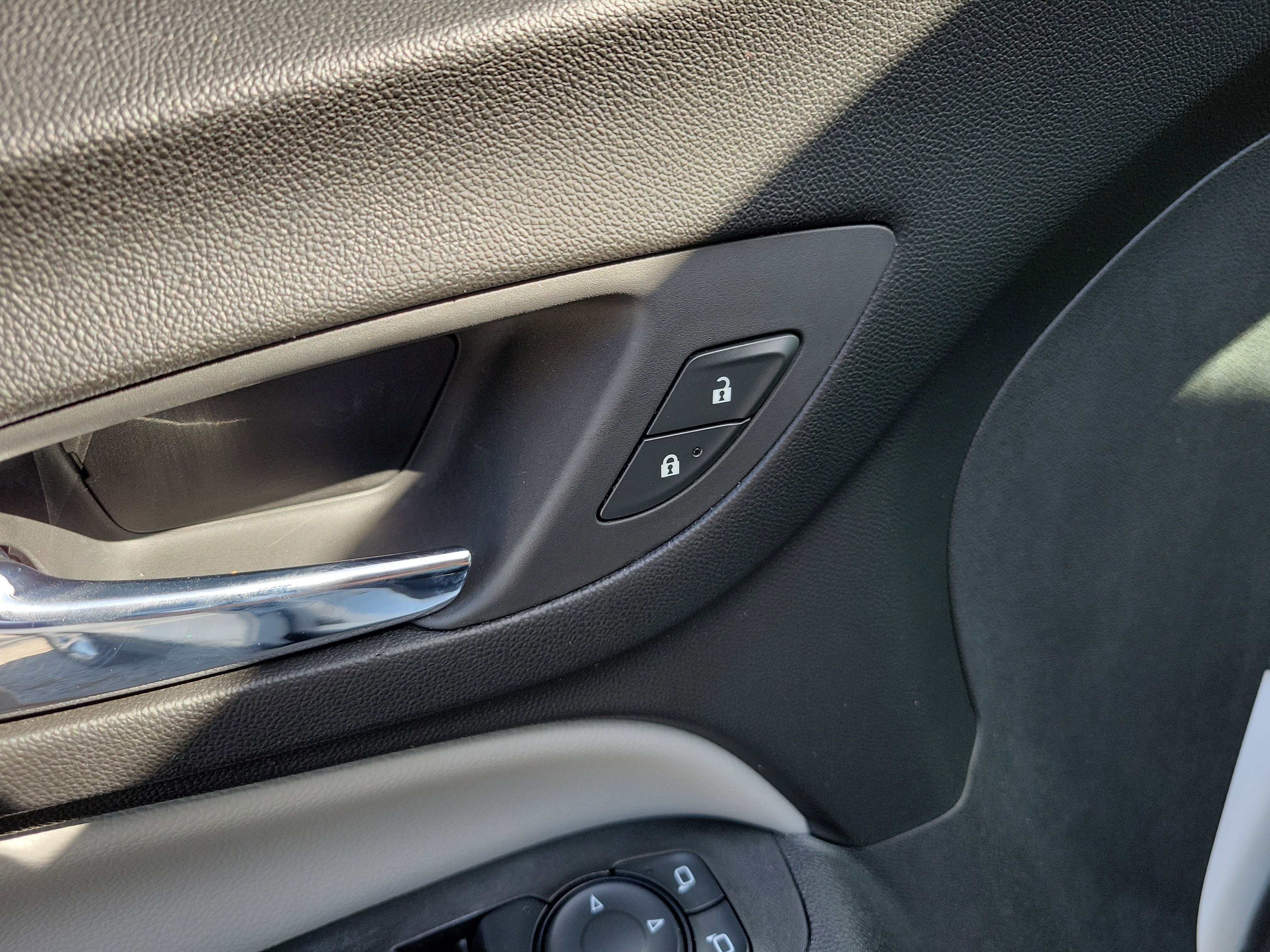 Used 2020 Chevrolet Equinox Premier image 22