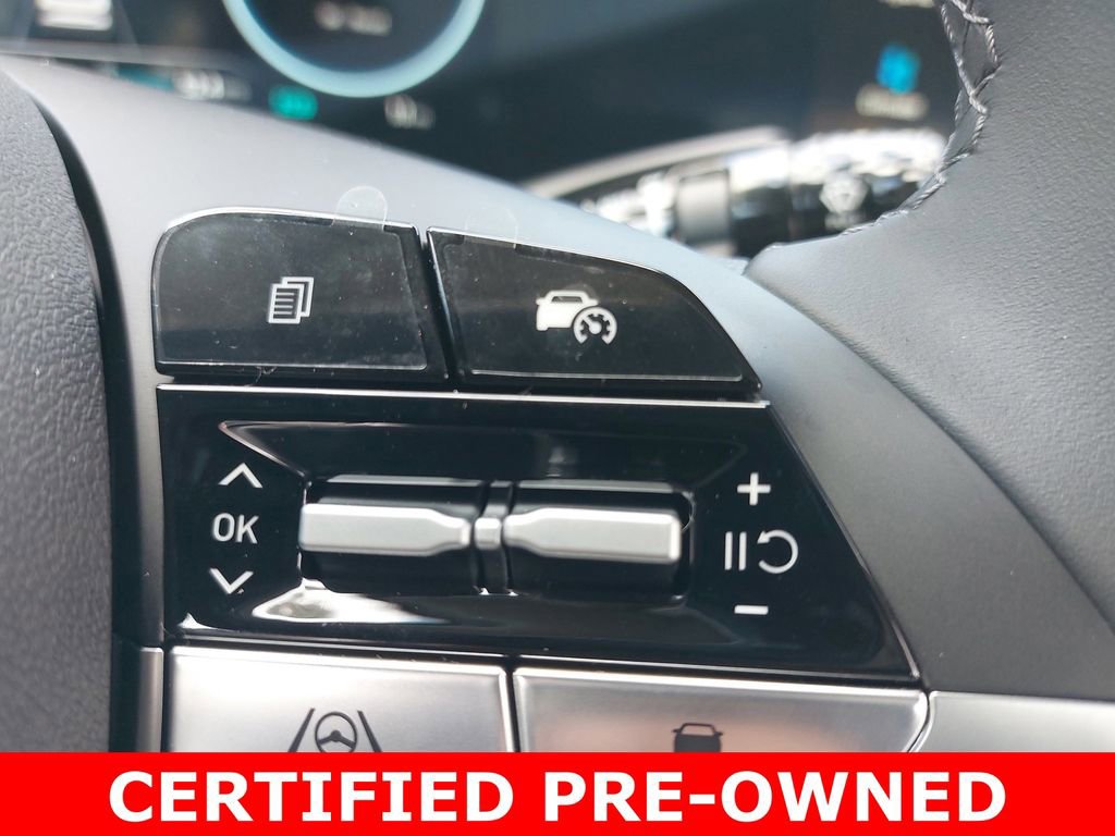 Certified 2025 Hyundai Elantra Limited image 18