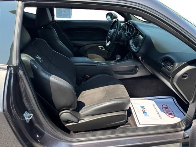 Used 2016 Dodge Challenger R/T Scat Pack w/ Leather Interior Group RWD image 13
