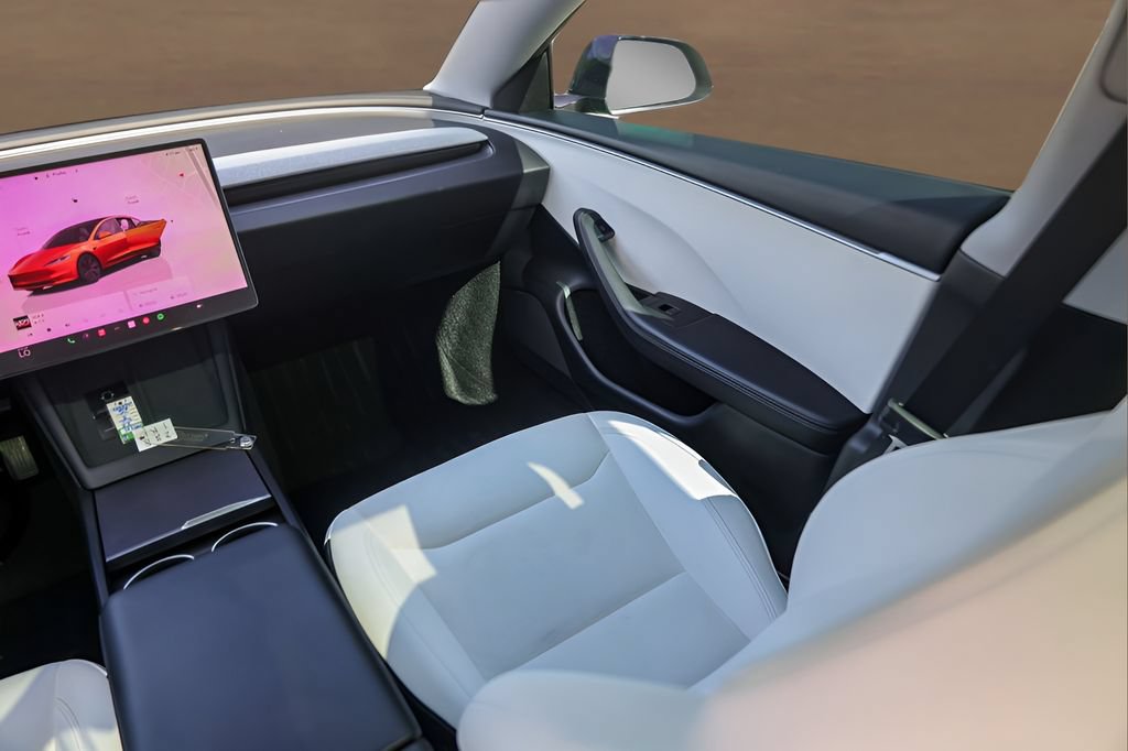 Used 2025 Tesla Model 3 RWD image 24