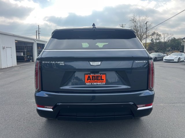 Used 2025 Cadillac Escalade IQ Luxury 2 w/ LPO, Premium Carpet Package image 6