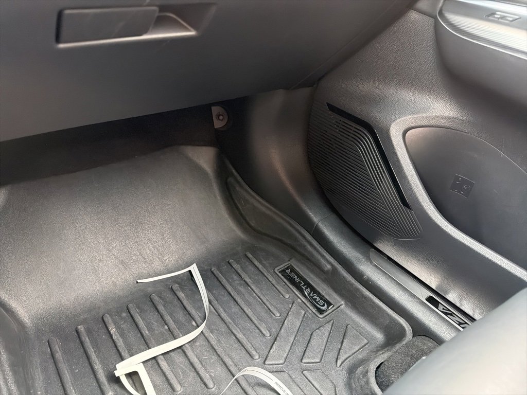 Used 2023 Toyota Venza XLE image 24