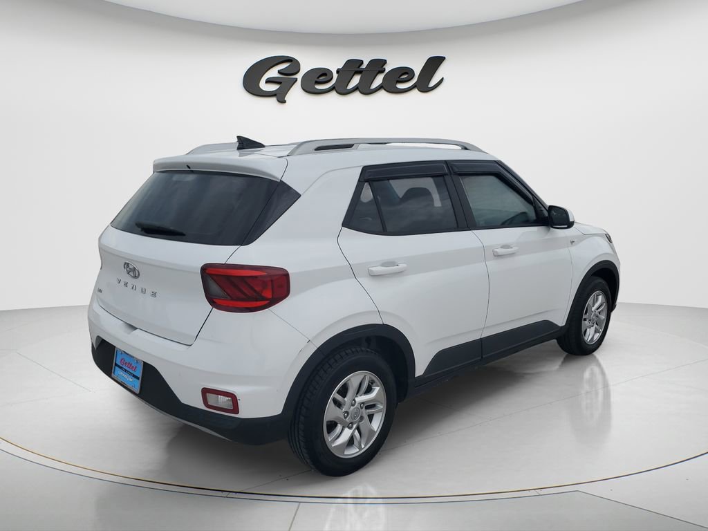 Used 2020 Hyundai Venue SEL FWD image 5