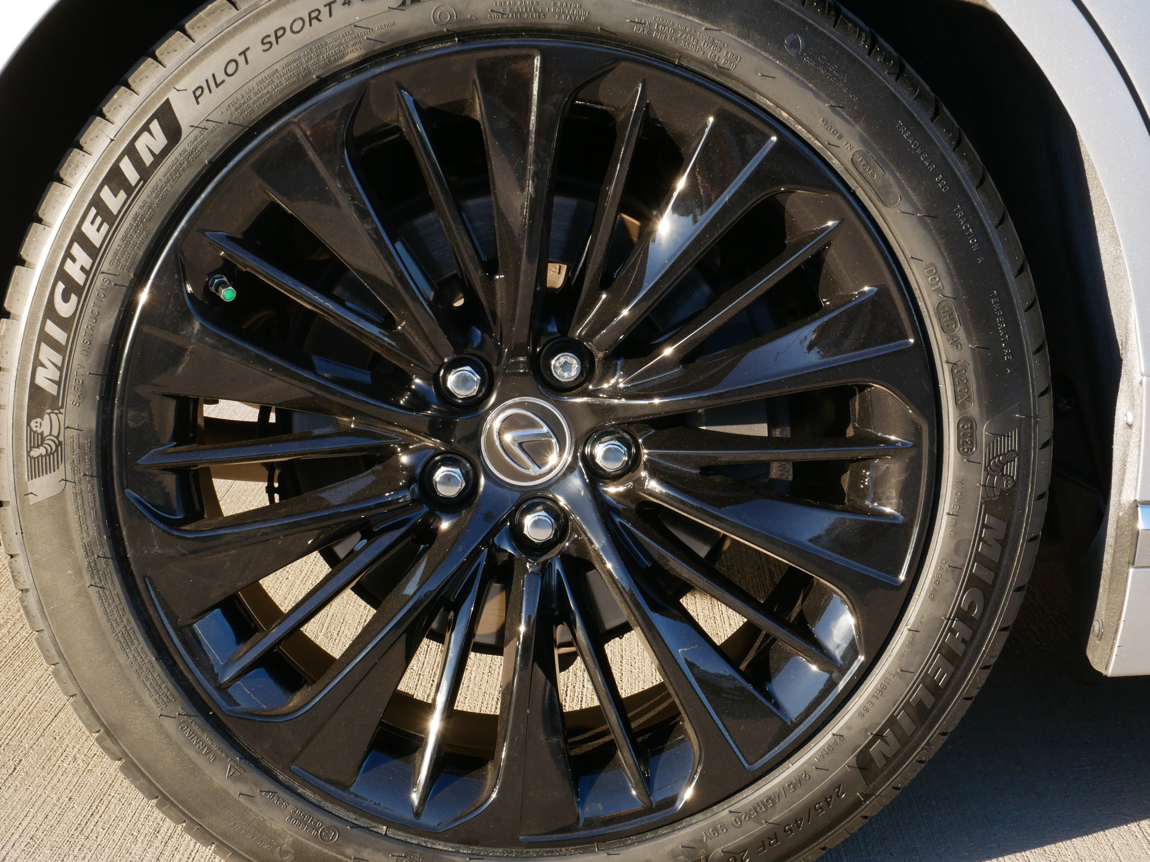 Used 2022 Lexus LS 500 image 23