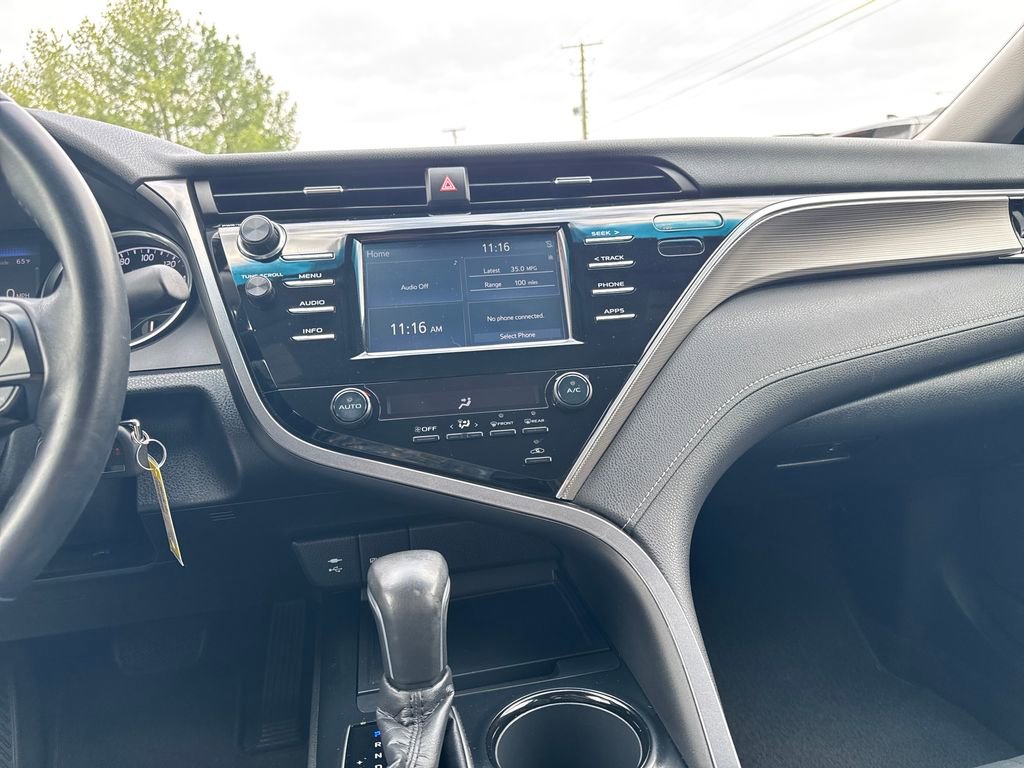 Used 2018 Toyota Camry SE image 18