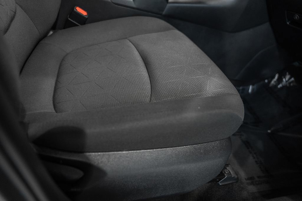 Used 2023 Toyota RAV4 XLE image 32