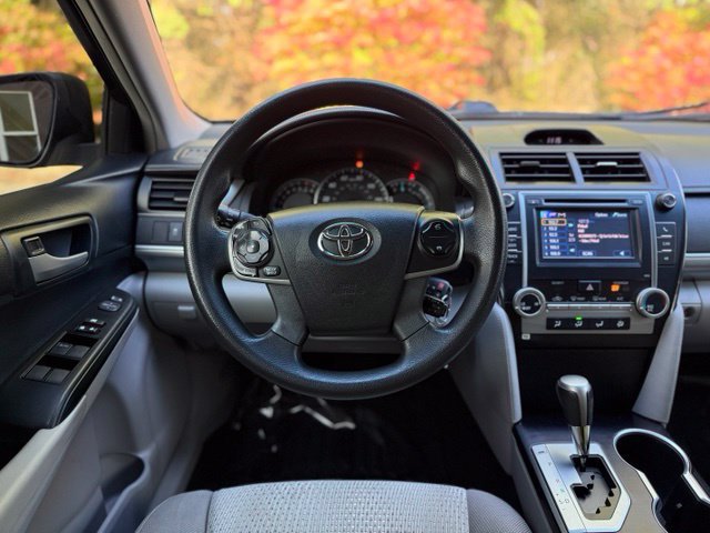 Used 2014 Toyota Camry LE FWD image 19