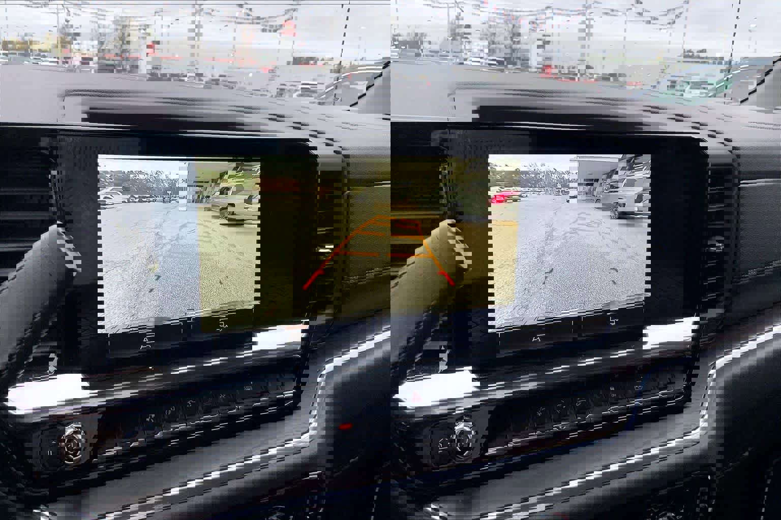 Used 2025 GMC Sierra 1500 SLT image 27