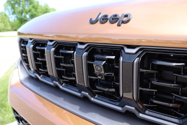 New 2026 Jeep Grand Cherokee Limited AWD/4WD image 8