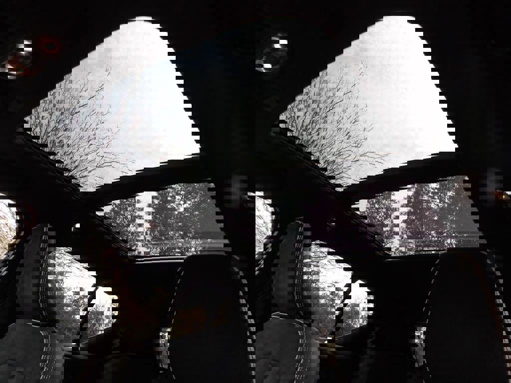 Used 2021 Volvo XC40 T5 R-Design w/ Climate Package image 14