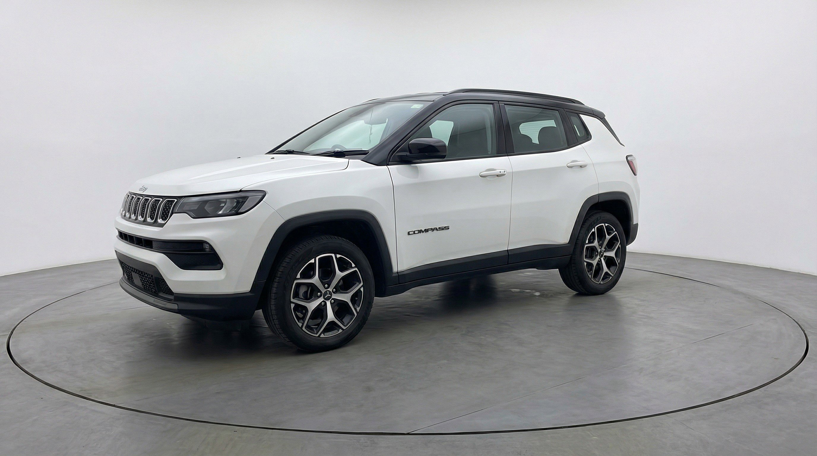 Used 2025 Jeep Compass Limited image 3