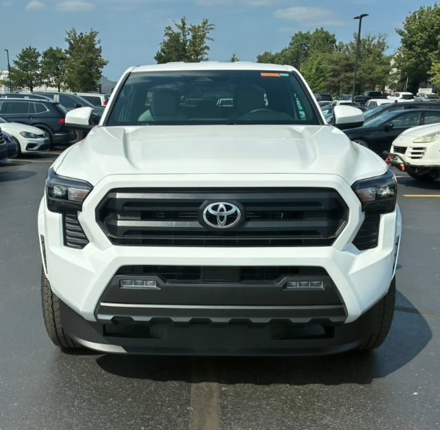 Used 2026 Toyota Tacoma SR5 AWD/4WD image 2