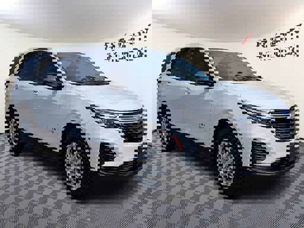 Used 2023 Chevrolet Equinox LS w/ Driver Confidence II Package image 3