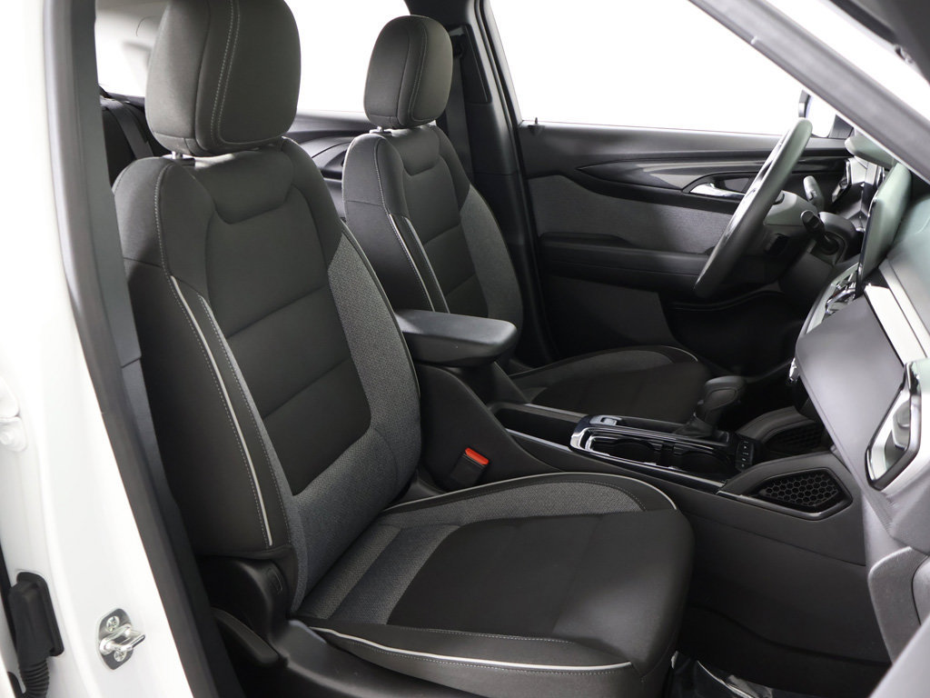 Used 2025 Chevrolet TrailBlazer LT AWD/4WD image 27