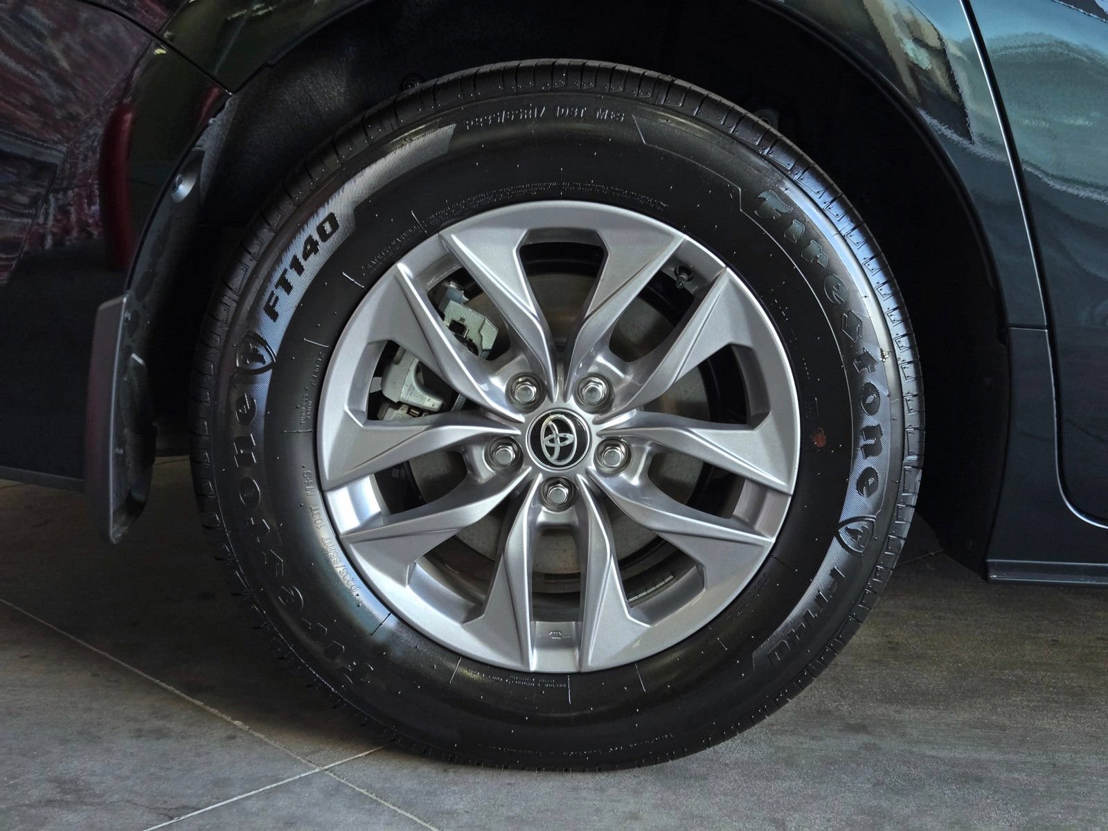 Certified 2026 Toyota Sienna XLE FWD image 5