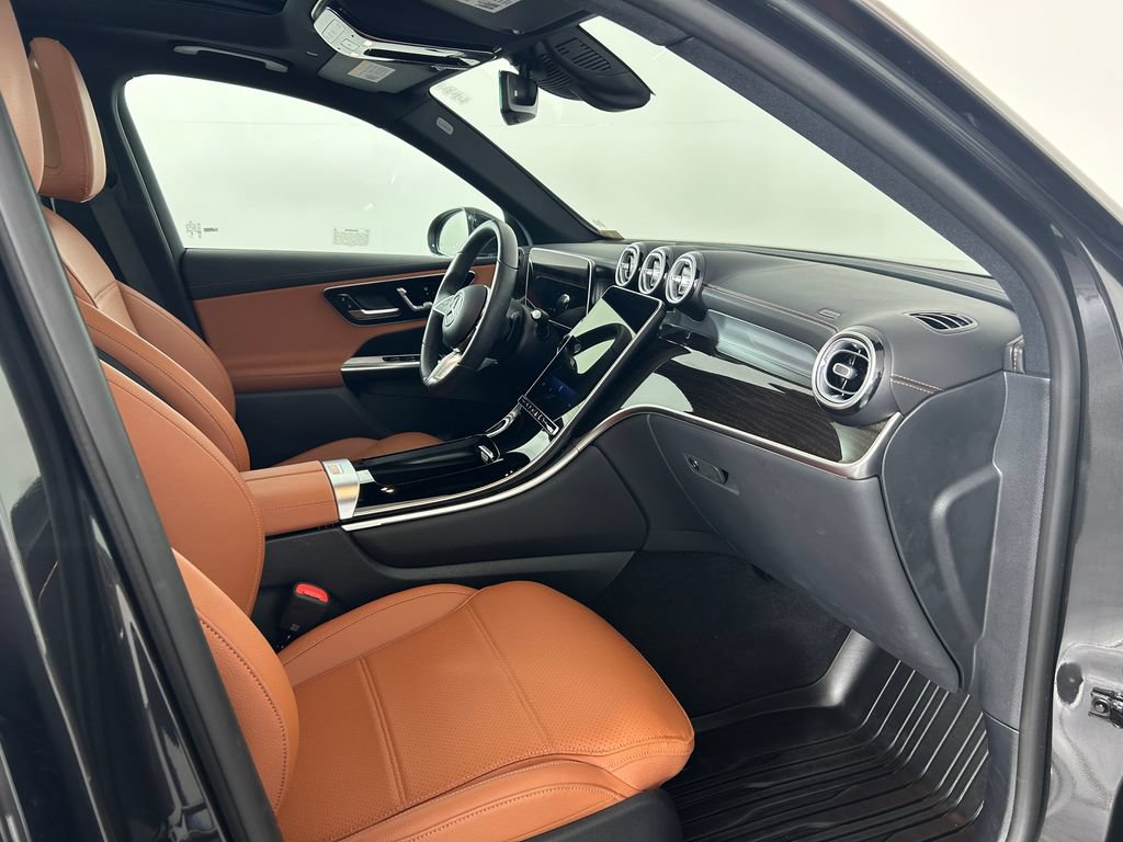 Used 2025 Mercedes-Benz GLC 350e 4MATIC image 22