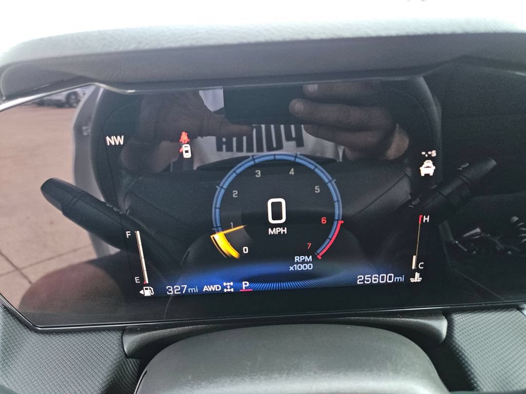 Used 2025 Chevrolet TrailBlazer LT AWD/4WD image 19