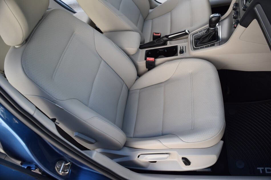 Used 2015 Volkswagen Golf TDI SE w/ Lighting Package FWD image 51