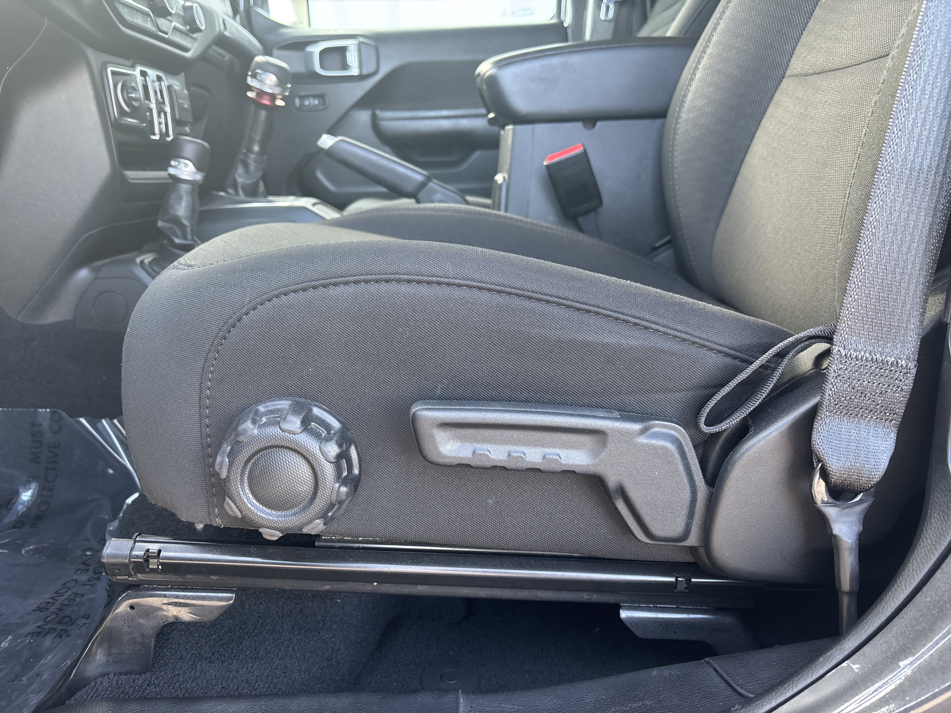 Used 2023 Jeep Wrangler Sport S image 33