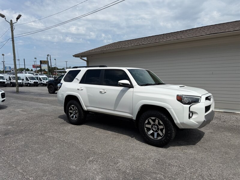 Used 2019 Toyota 4Runner TRD Off-Road Premium AWD/4WD image 2