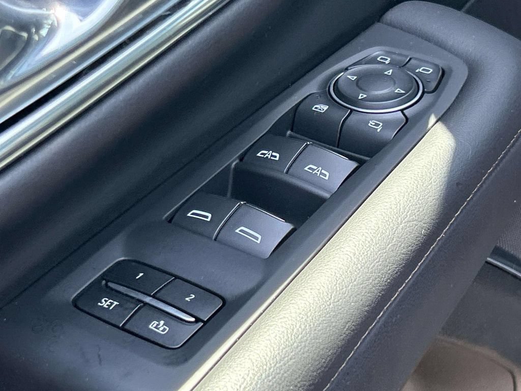 Used 2023 Chevrolet Tahoe High Country AWD/4WD image 25