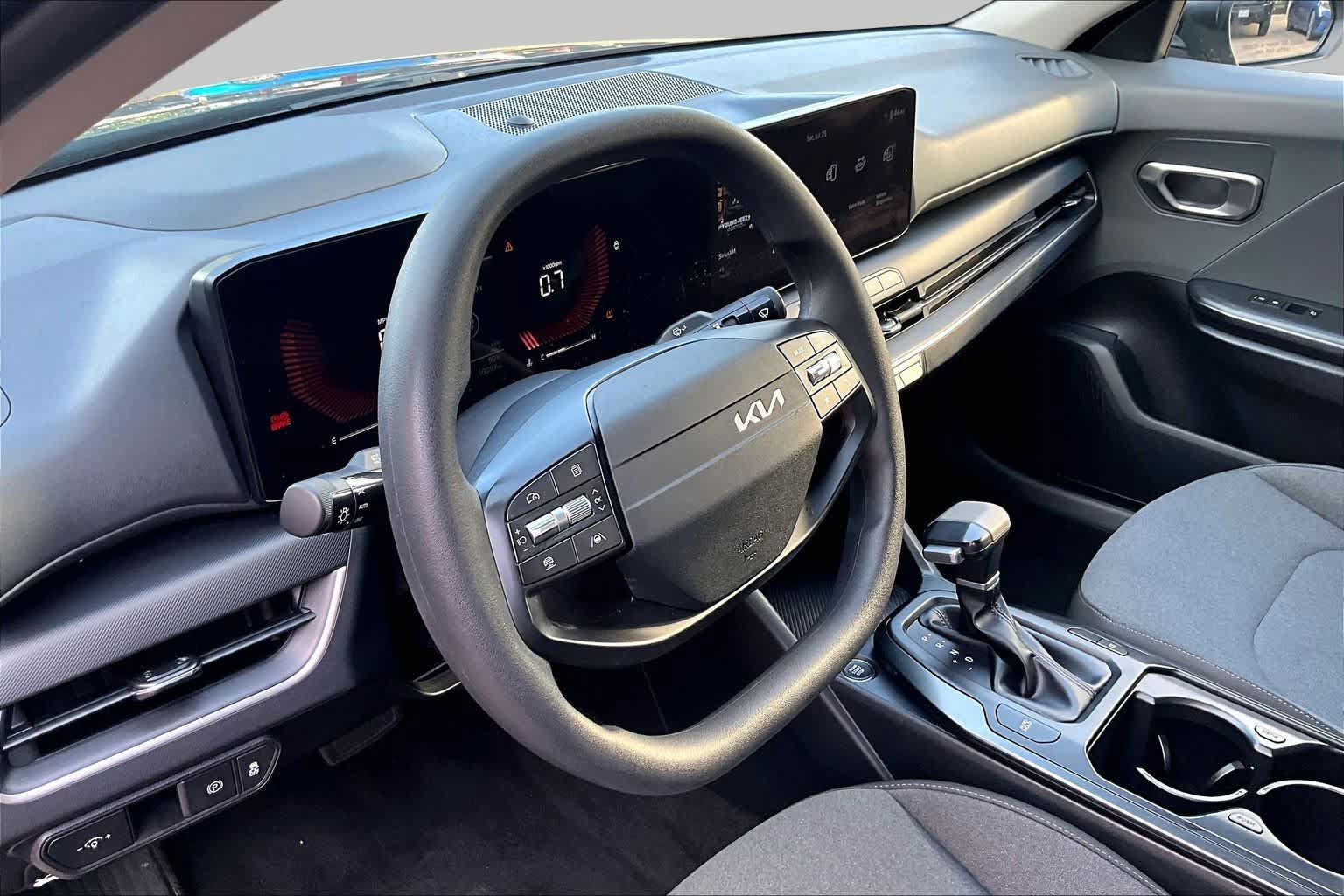 Used 2025 Kia K4 FWD image 17