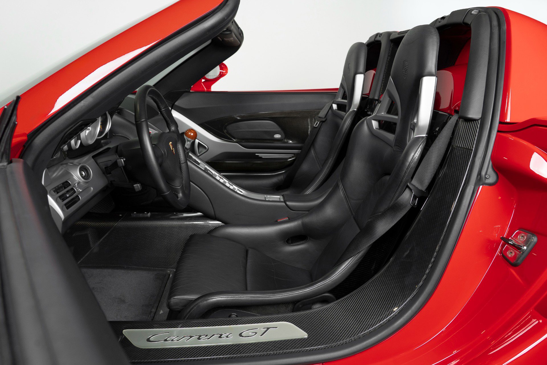 Used 2004 Porsche Carrera GT RWD image 27