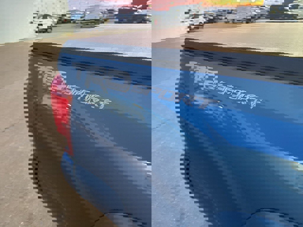 Used 2017 Toyota Tacoma TRD Sport image 6