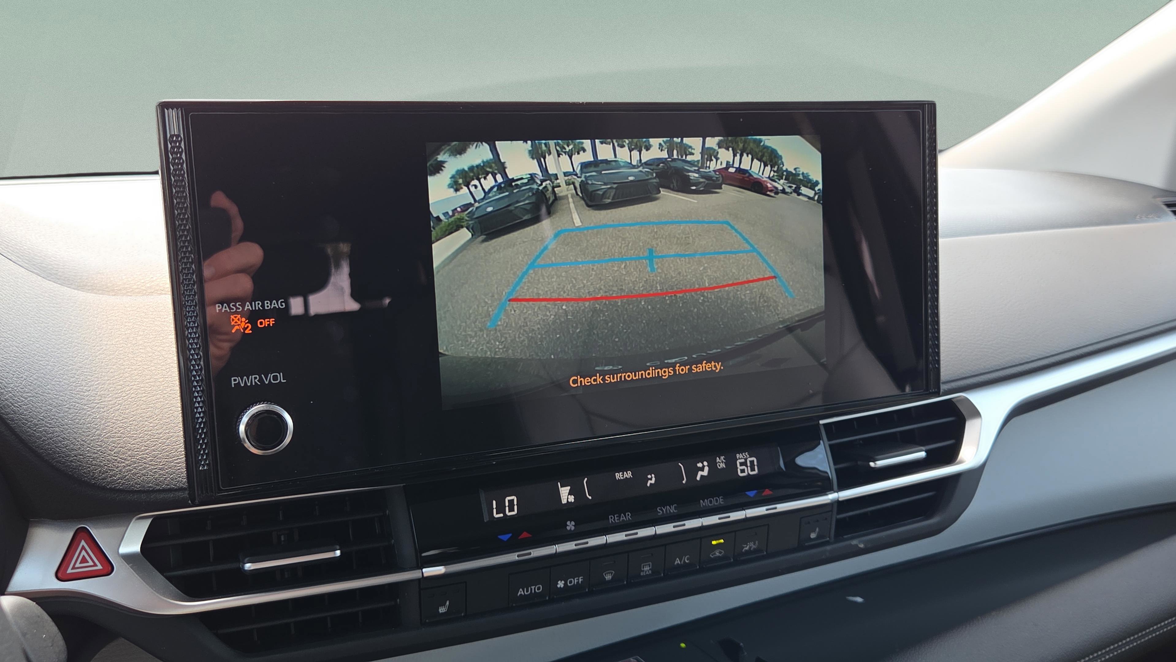 Used 2025 Toyota Sienna XLE image 17