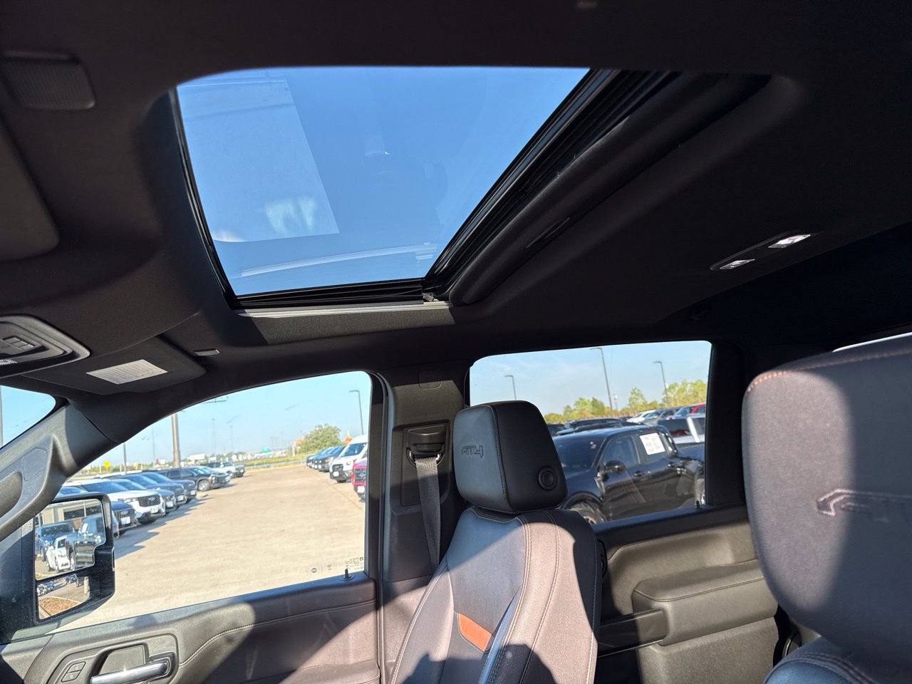 Used 2023 GMC Sierra 2500 AT4 w/ AT4 Preferred Package AWD/4WD image 21