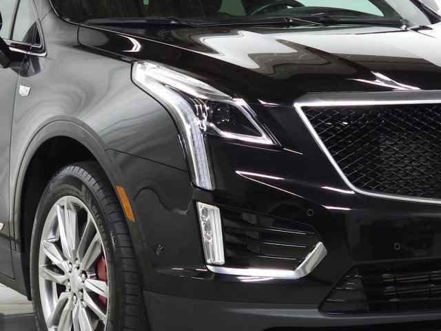 Certified 2022 Cadillac XT5 Sportv w/ Technology Package image 13