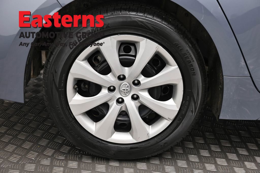 Used 2022 Toyota Corolla LE FWD image 29