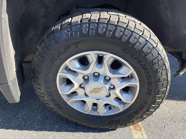 Used 2024 Chevrolet Silverado 2500 LT image 3