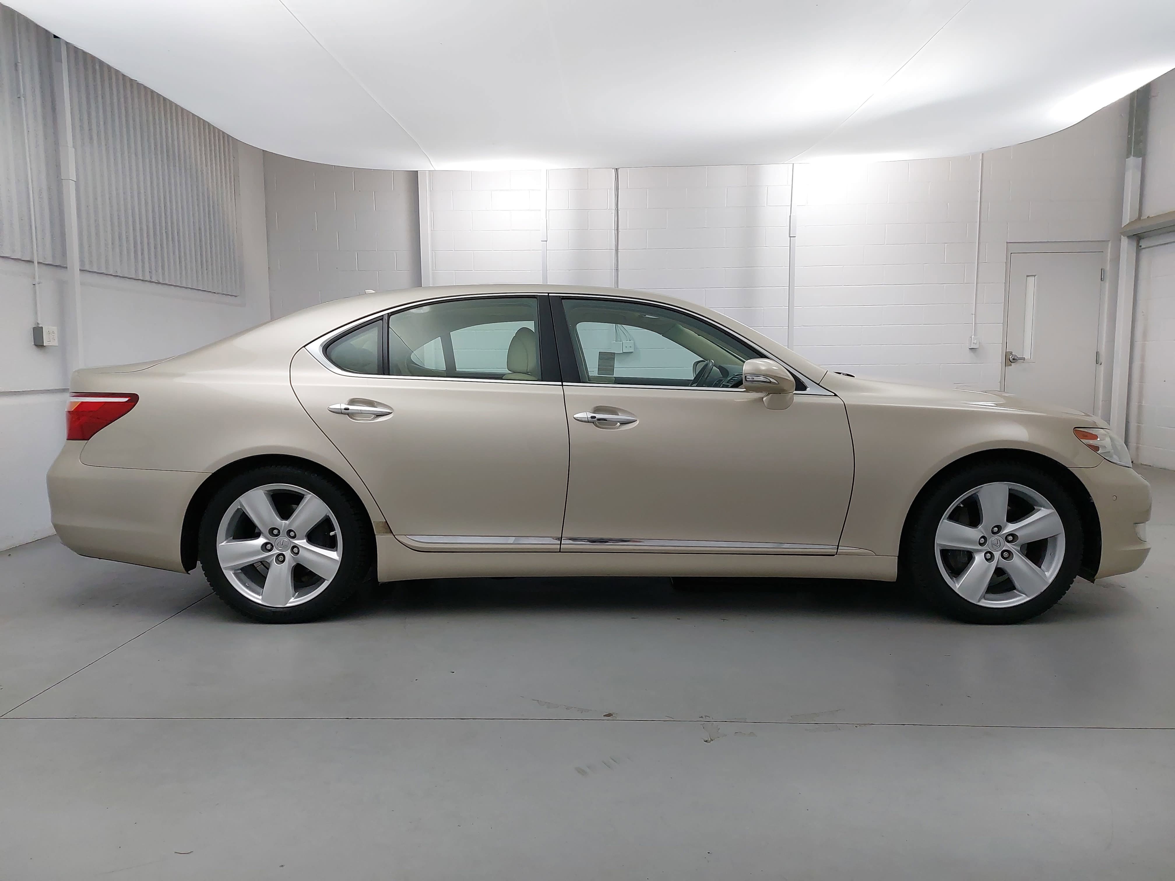 Used 2011 Lexus LS 460 w/ Luxury Value Edition RWD image 8