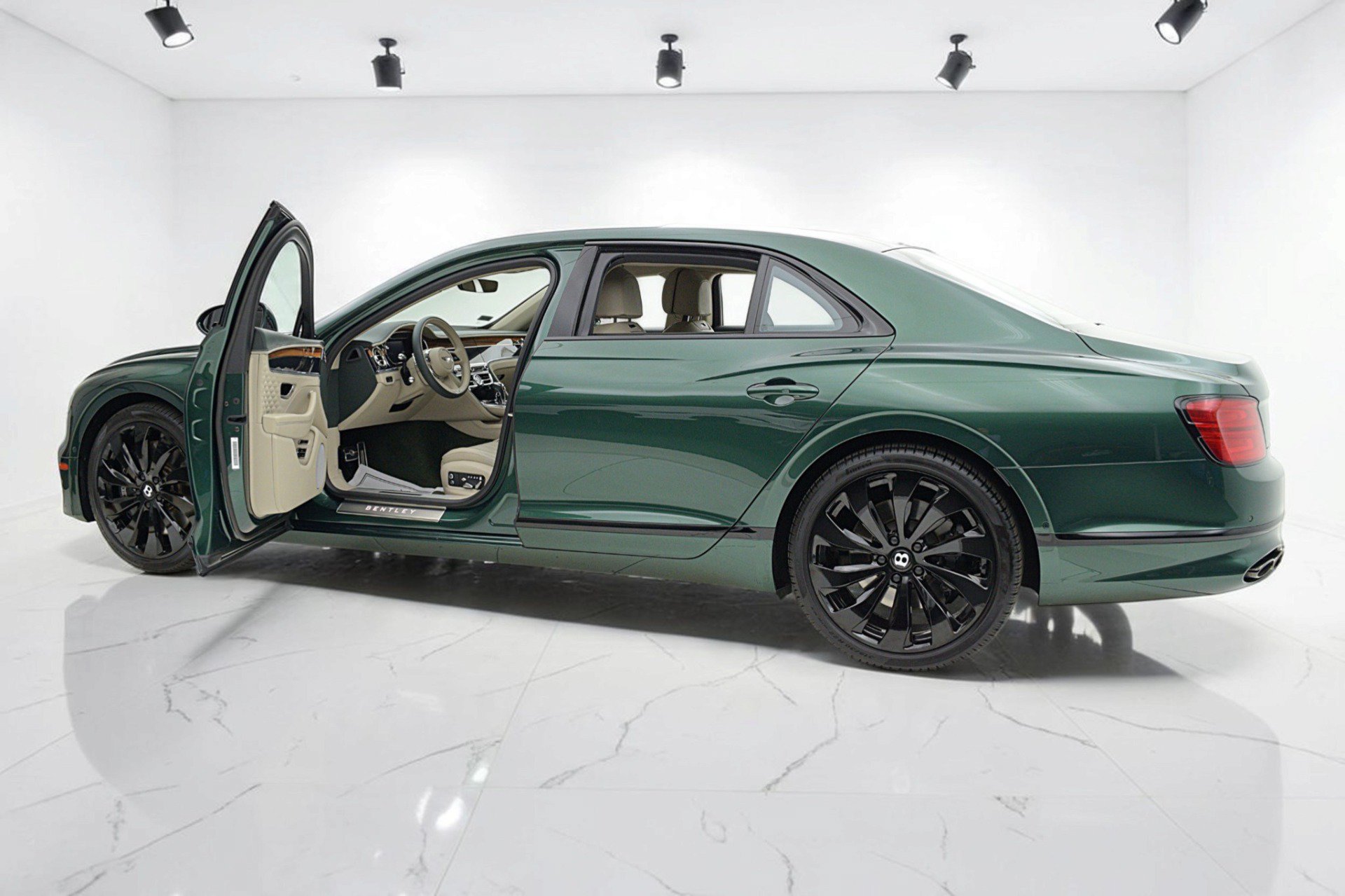 Certified 2022 Bentley Flying Spur V8 AWD/4WD image 7