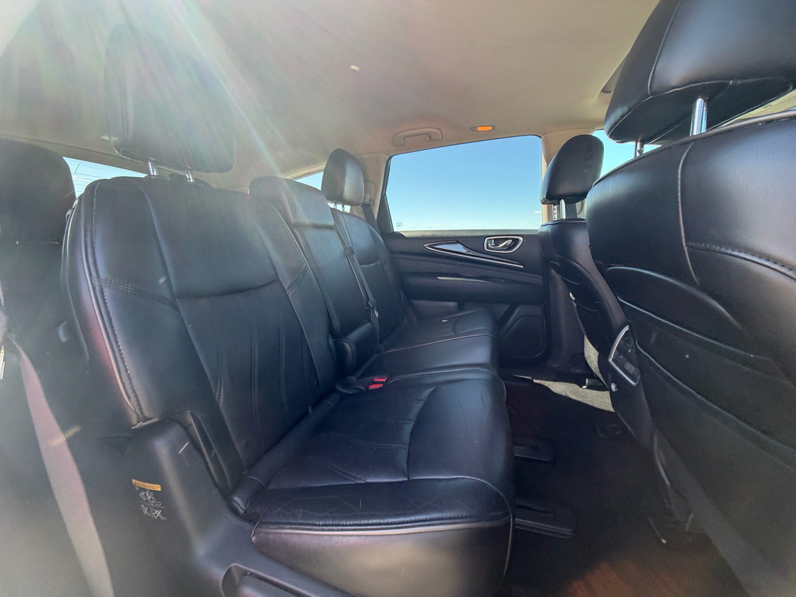 Used 2013 INFINITI JX35 AWD w/ Premium Pkg image 17