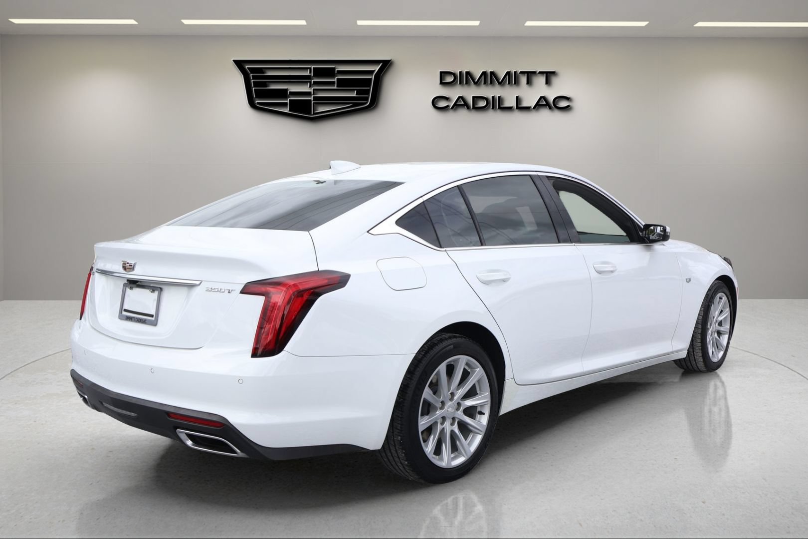 Used 2023 Cadillac CT5 Luxury RWD image 5