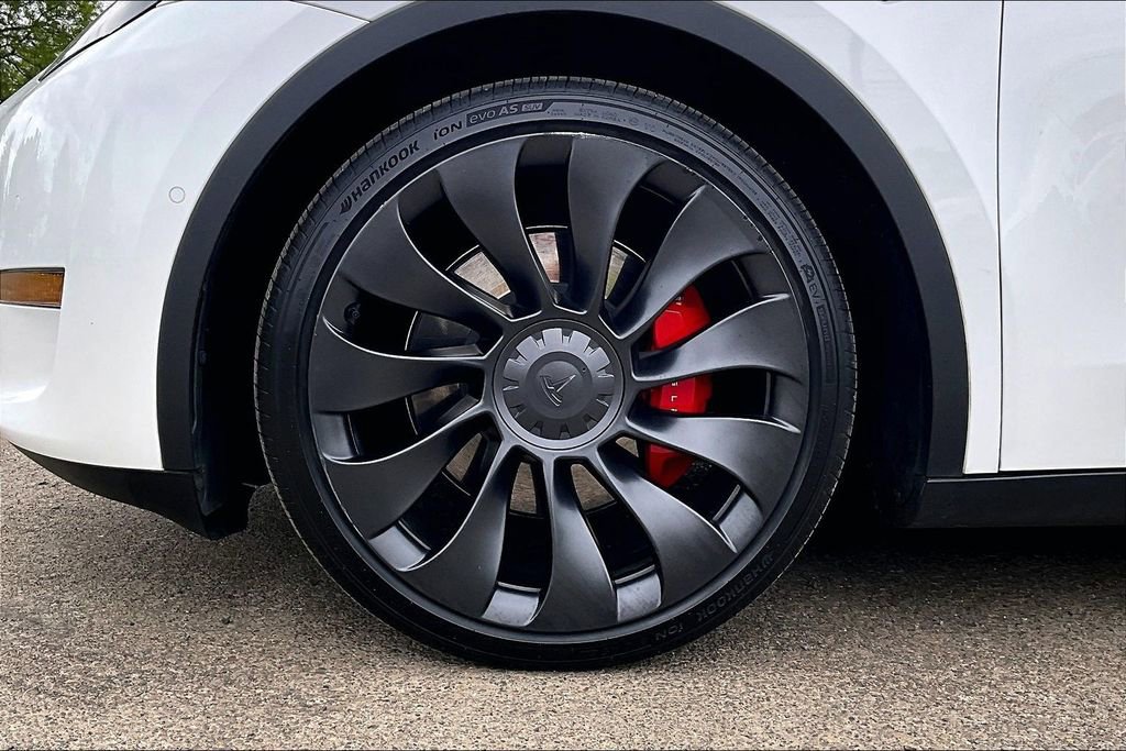 Used 2022 Tesla Model Y Performance AWD/4WD image 12
