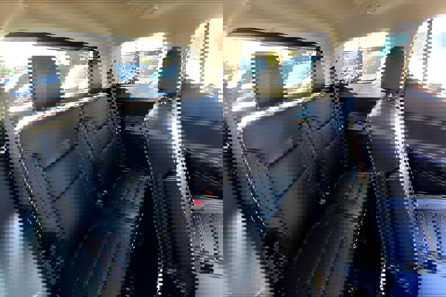 Used 2023 GMC Acadia Denali w/ Denali Ultimate Package image 17